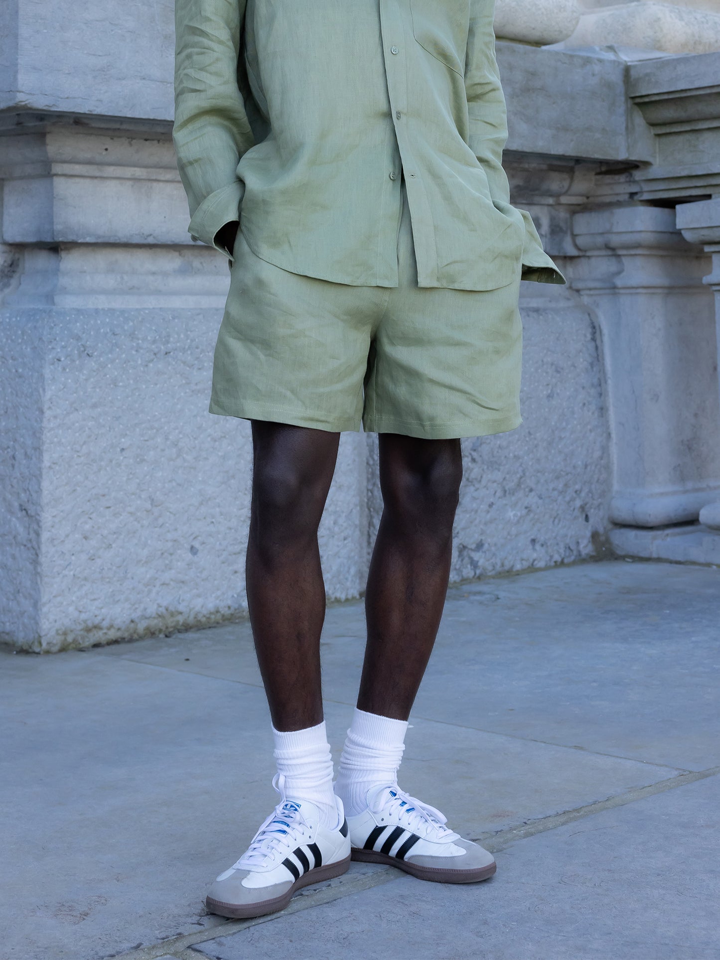 ELASTICATED LINEN SHORTS OLIVE GREEN